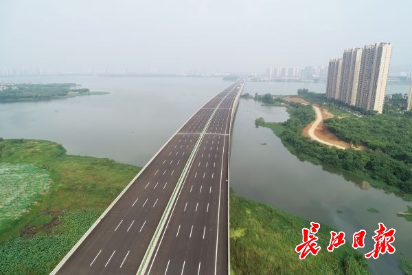 武汉南四环线主线建成贯通，预计8月底通车
