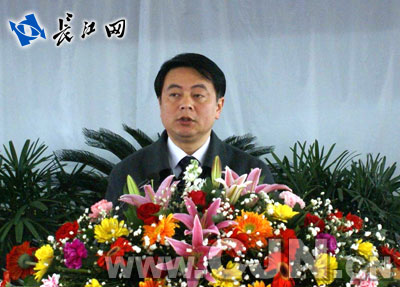 汉南区委书记曹裕江为通讯员们提供新闻线索