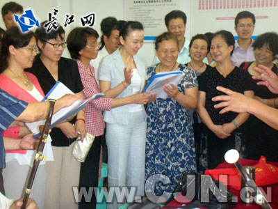 王波:12万百步亭人的贴心“总理”