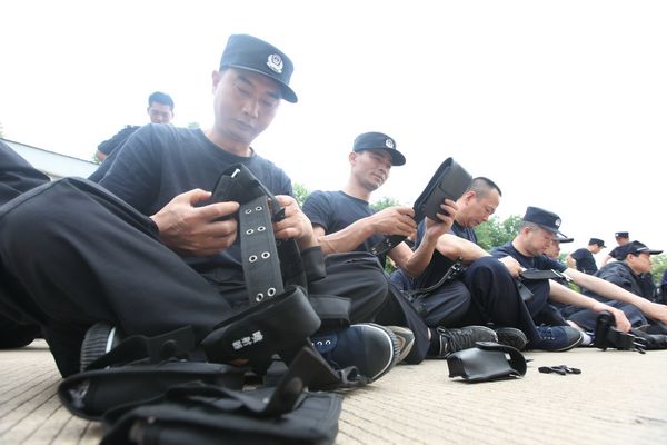 武汉铁路公安处教民警使用武器警械