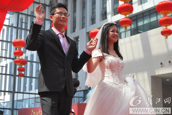 武汉婚礼_武汉首家4D婚礼体验馆免费对市民开放(2)