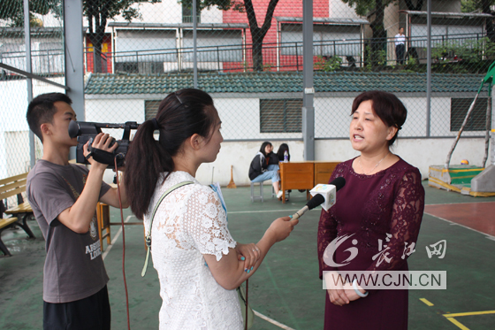 武汉市第十届运动会青少年排球比赛揭开战幕_