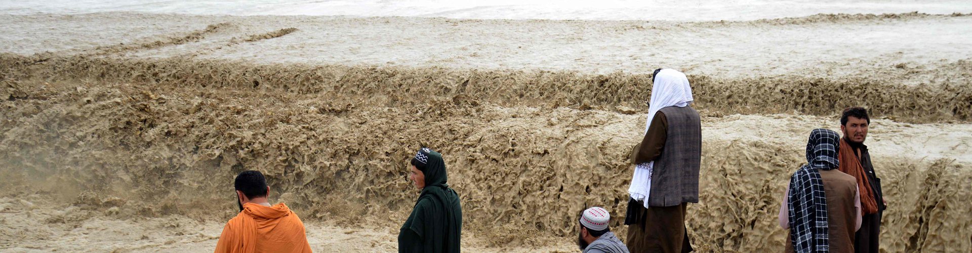 阿富汗北部洪灾遇难人数已升至300多人