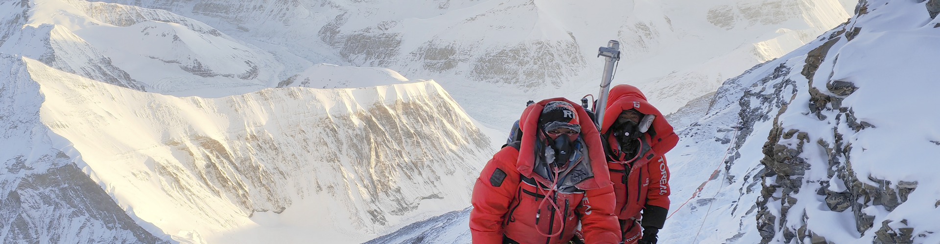 英国登山者创造外国人登顶珠峰纪录