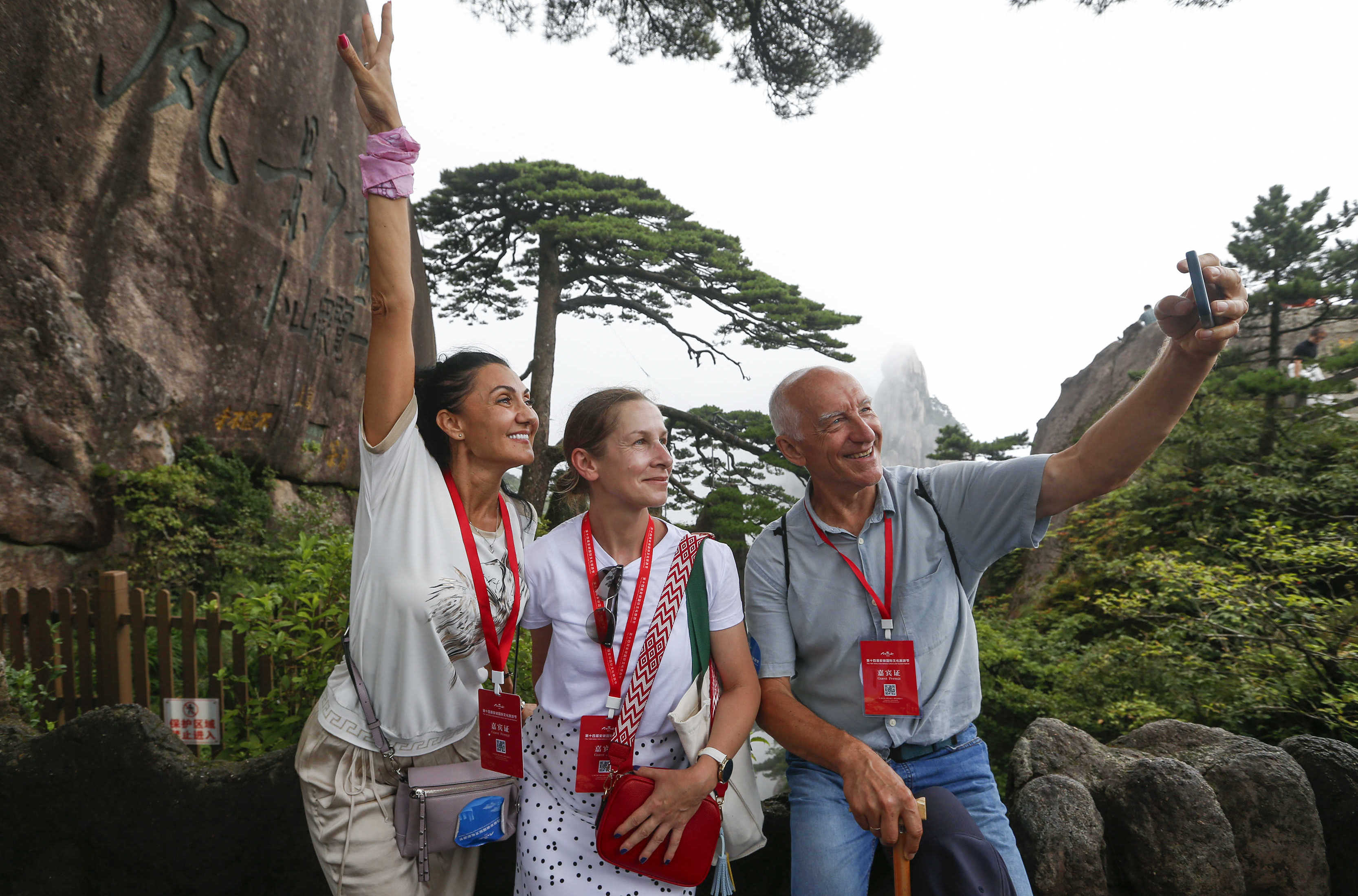 越来越多境外游客选择小众旅游地深度探索中国