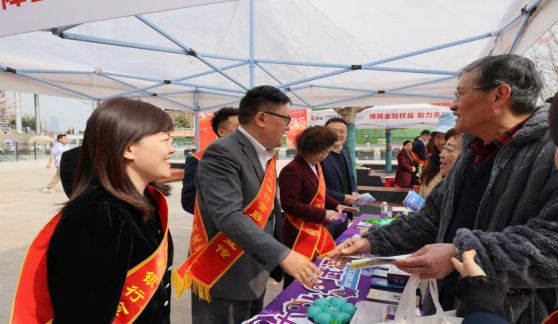 保障金融权益 助力美好生活—— 中国光大银行武汉分行深入开展“3•15金融知识教育宣传”活动