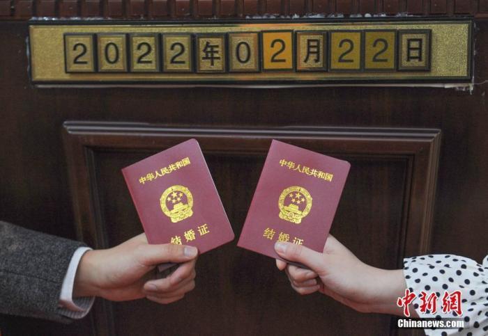 平均初婚年龄28.67岁，中国人为啥结婚越来越晚