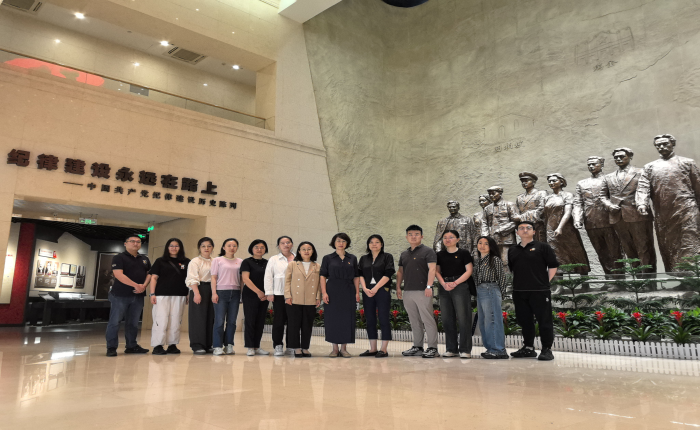 注册中心开展五四青年节主题研学实践活动