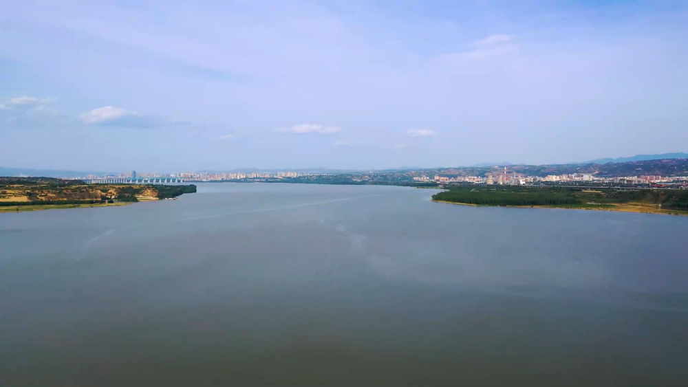 南寧青秀區(qū)區(qū)長曾鵬鑫辭去人大代表職務(wù)，此前被舉報侵犯他人妻子，舉報人：相信組織