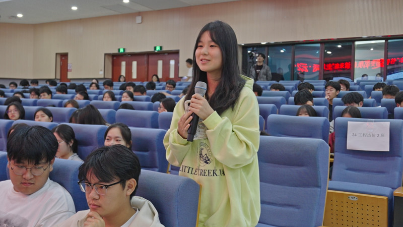 時(shí)機(jī)剛好！庫(kù)明加下半場(chǎng)7中5掀三瘋浪潮 全場(chǎng)砍20分7板2助2斷3帽