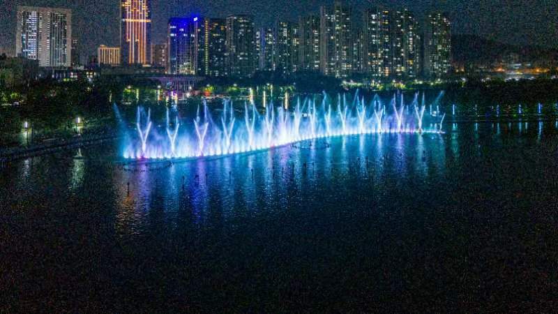 江夏区开展全民国家安全教育日主题灯光秀音乐喷泉活动