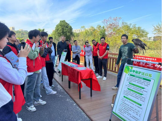 江夏区在藏龙岛国家湿地公园开展首届湖北省湿地保护宣传周活动