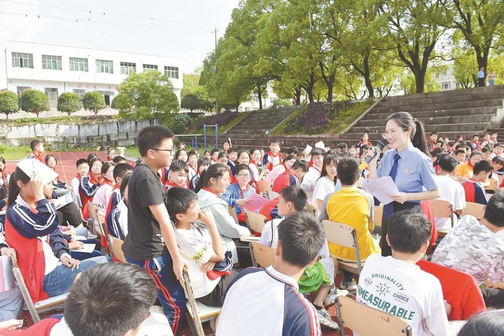 让130万朵花蕾向阳生长绚丽绽放——未成年人保护和预防犯罪的“黄冈密卷”