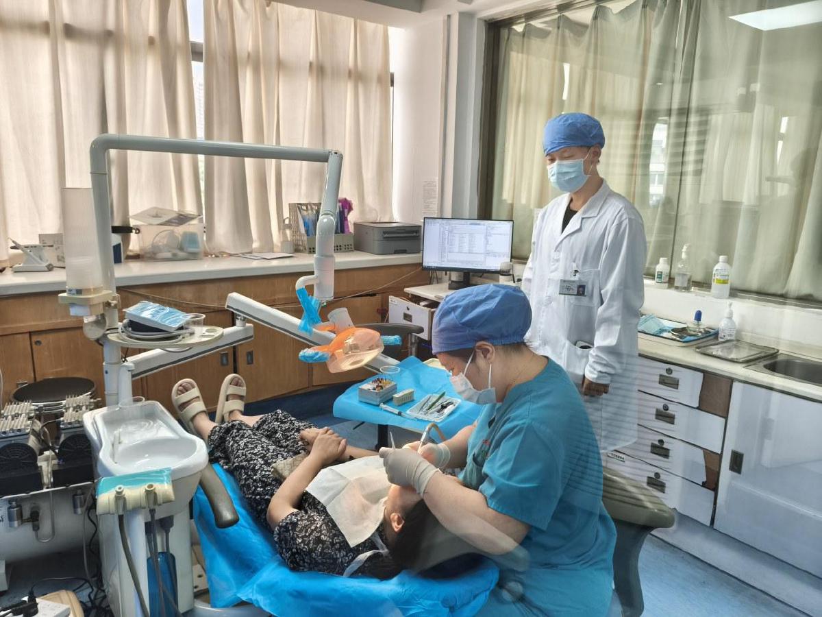 从“齿”开始　筑牢健康基石 ——市中心医院“学科行”系列报道之口腔科