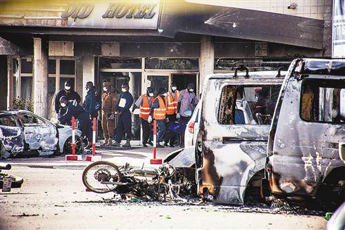 布基纳法索恐袭遇难人数增至30人 3名枪手仍在