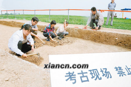 秦始皇陵考古发掘现场。记者张宇明 摄