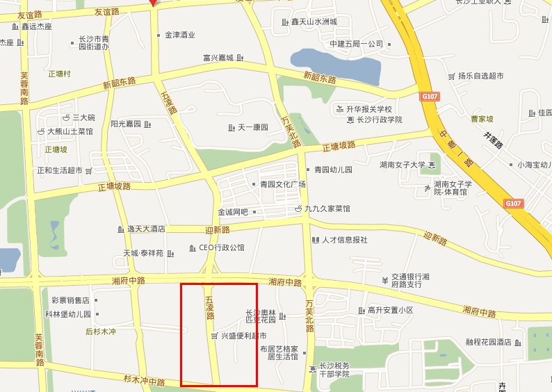 红色框线内的五凌路路段路灯“不来电”。.jpg