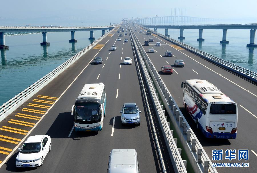 (高速免费通行)(1)青岛跨海大桥运行通畅