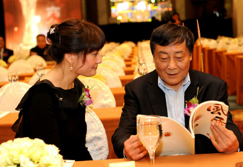 首富宗庆后为女儿征婚 谈起没时间照顾女儿深怀疚意