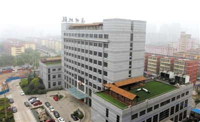 北京通州地税局楼顶盖长廊被指像颐和园(图)_