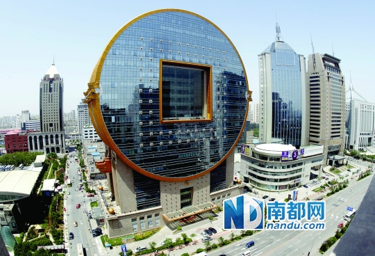 ↓沈阳方圆大厦。CFP图