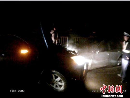 事故现场。(警方事故现场录像截图)