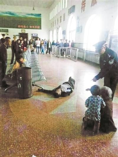 徐纯合在庆安县火车站候车厅被击毙