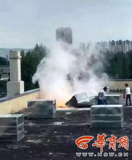 西安一高校食堂甲醇爆炸一死一伤 师生幸无伤亡