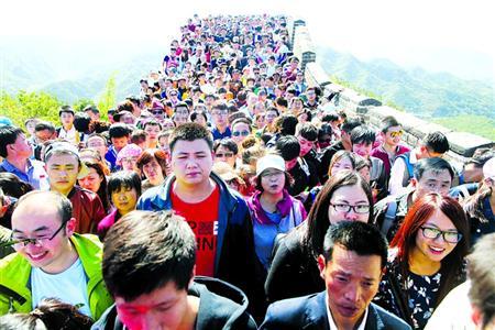 香港游风光失色:内地客购物热情不再 香港游风光失色:内地客购物热情不再