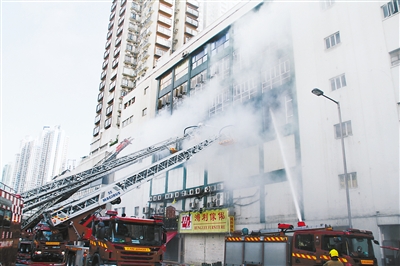 香港工业大厦火灾持续超100小时后大致被扑灭
