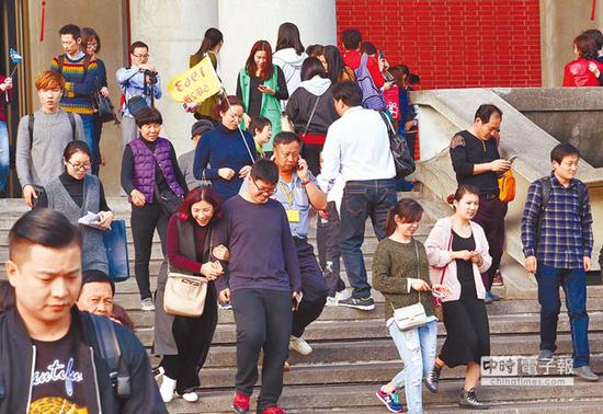 2月3日,大陆游客到孙中山纪念馆旅游。(图片来源:台湾《中时电子报》)