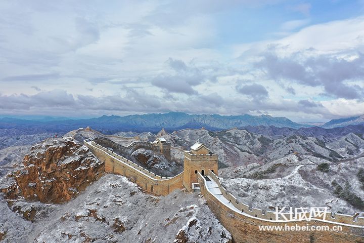 金山岭长城遇雪后的别样风光