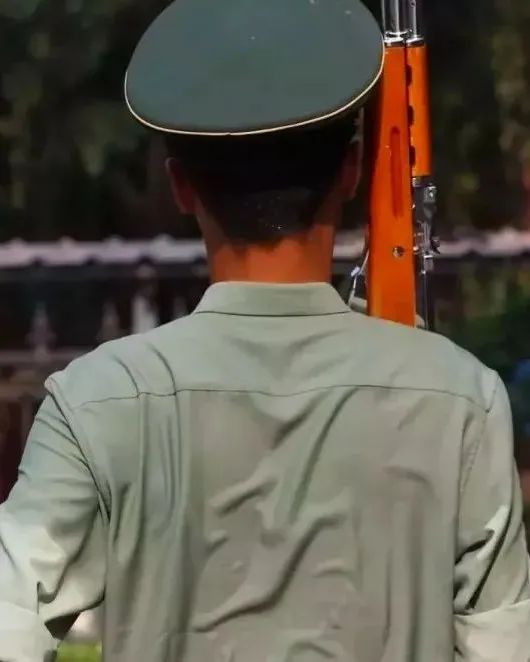 这,就是中国军人的模样!