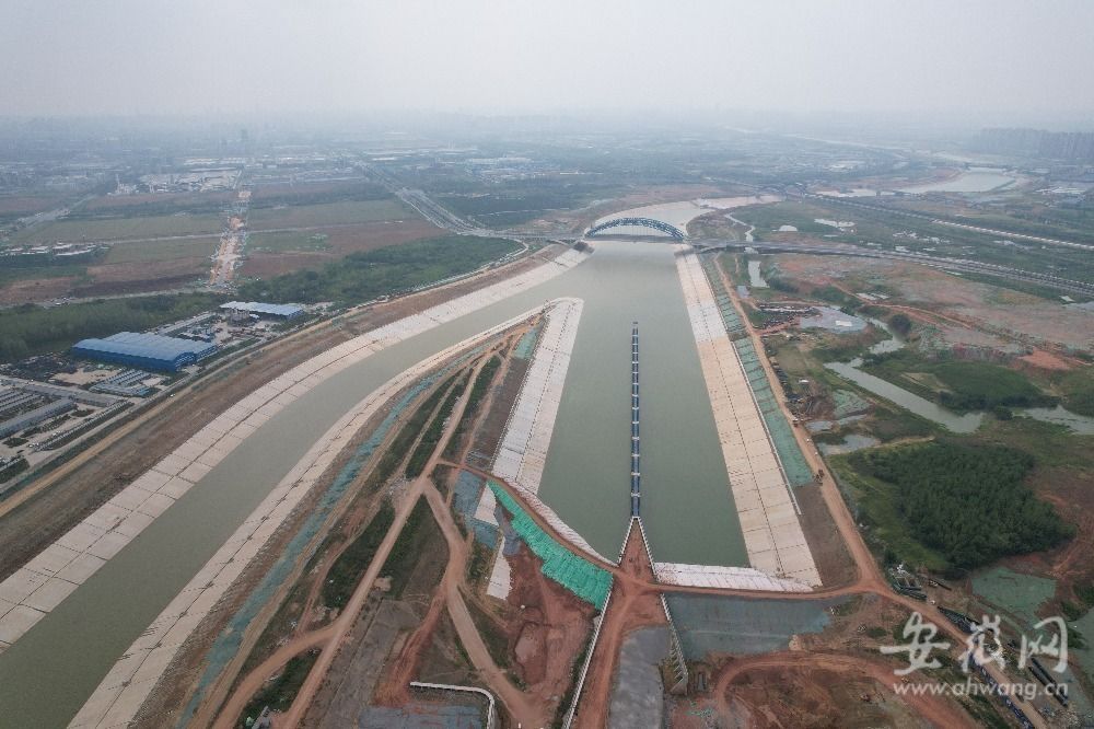 皖美十年看第一长江淮河牵手在即引江济淮工程今年底将试通水试通航