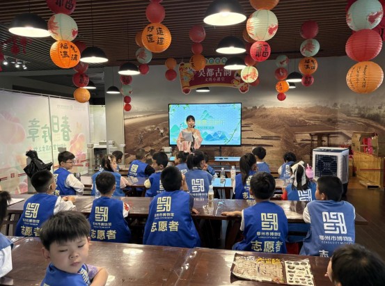 市博物馆开展“蹴鞠庆端午 龙舟粽动员”社教活动