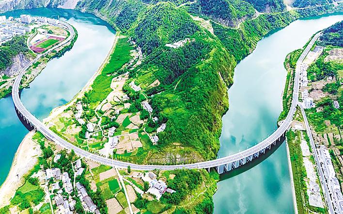 山路变通途、风景变“钱景” 十堰美丽公路成为致富路