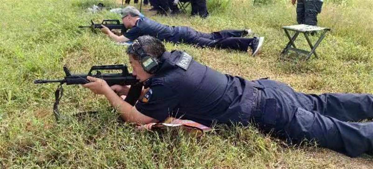 随州特警联合武警开展实弹射击训练
