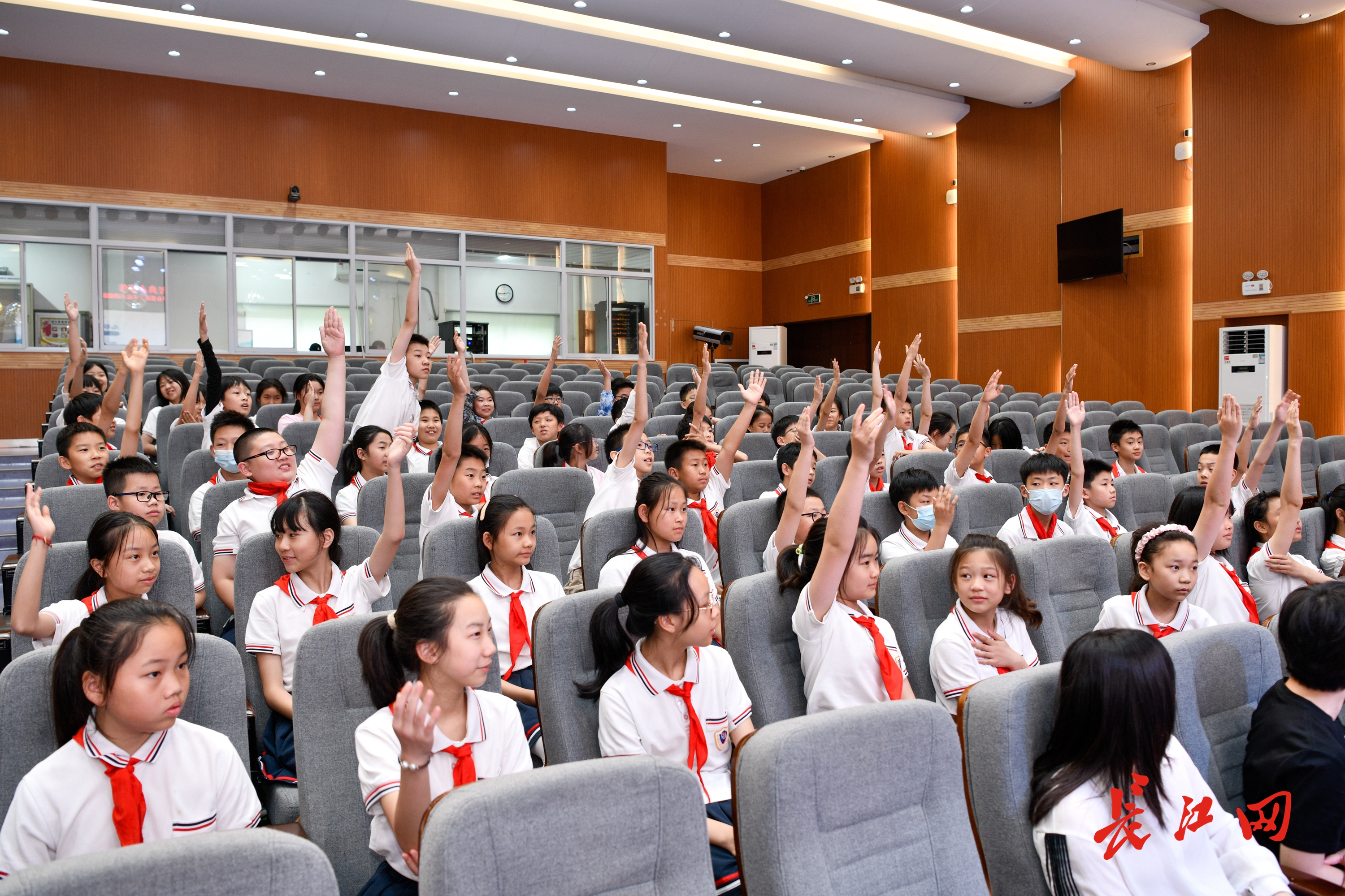 kb体育 网址 kb体育app古琴台爱国主义教育进校园 小学生沉浸式感受古琴魅力和知音文化(图4)