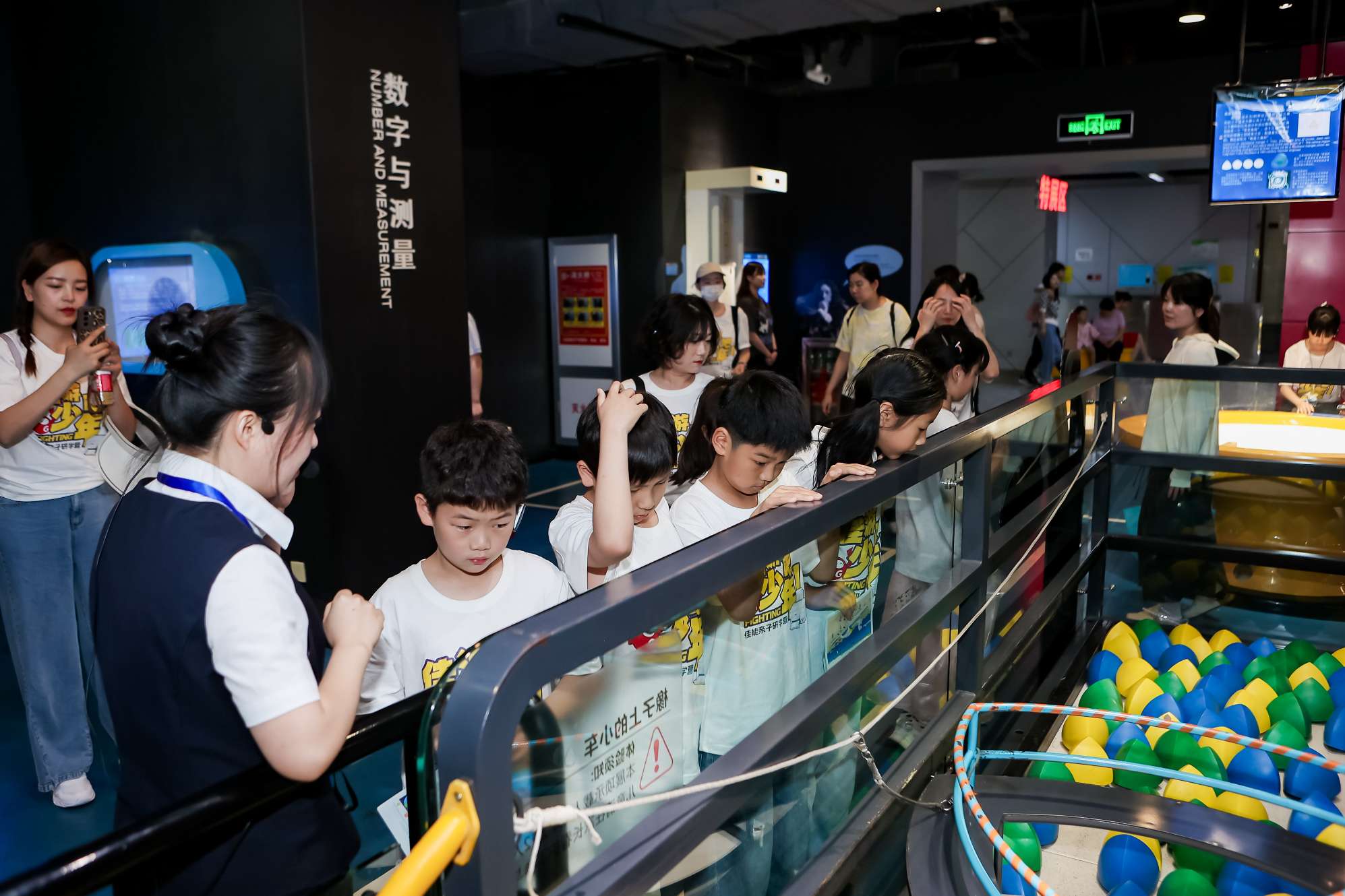 馆企携手，点亮科学梦想：武汉科技馆研学活动圆满举行