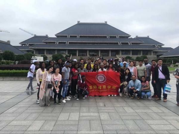 武汉一高校将留学生课堂搬到湖北省博物馆 体