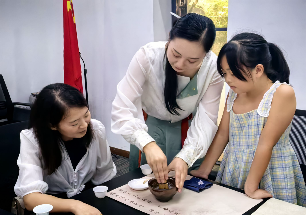 佛祖岭街道金融港社区打造心灵栖息港湾，助力职工居民减压赋能