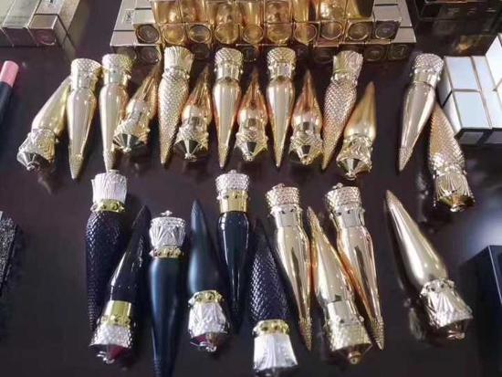 女子挪200万公款狂购口红 不为化妆只图发朋友圈