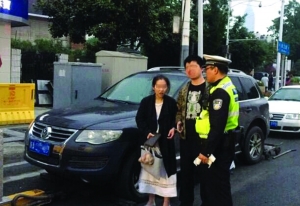 毒驾套牌车的孕妇被交警抓个现行 交警供图