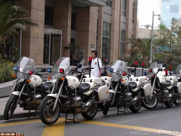 上海交通警察的宝马摩托车队_贴图_新闻中心