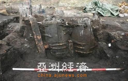丹麦发现700年前厕所 内部排泄物仍可见(图)