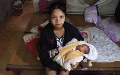 16岁少女产女追踪:男友仍未出现 律师称可起诉