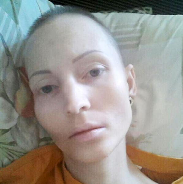 逮捕嫌犯被吐口水 乌克兰美女警察染肺结核去世