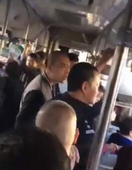 光头男