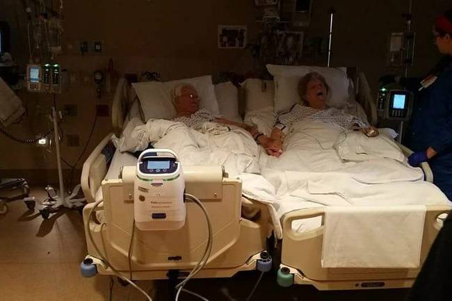 结婚64年夫妻病床上牵手 同一天辞世(图)