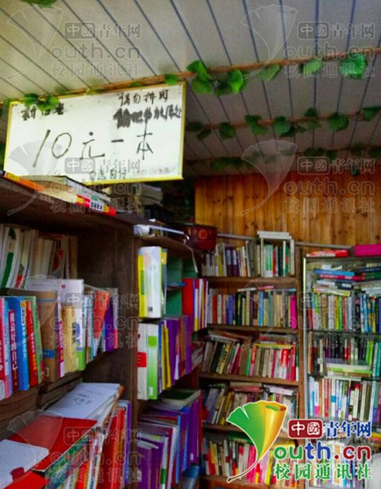 “无人书店”内景。受访者供图